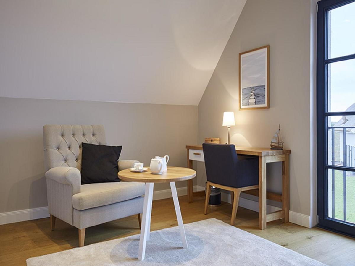 Reetland Am Meer - Premium Reetdachvilla Mit 3 Schlafzimmern, Sauna Und Kamin F14 德兰斯克 外观 照片